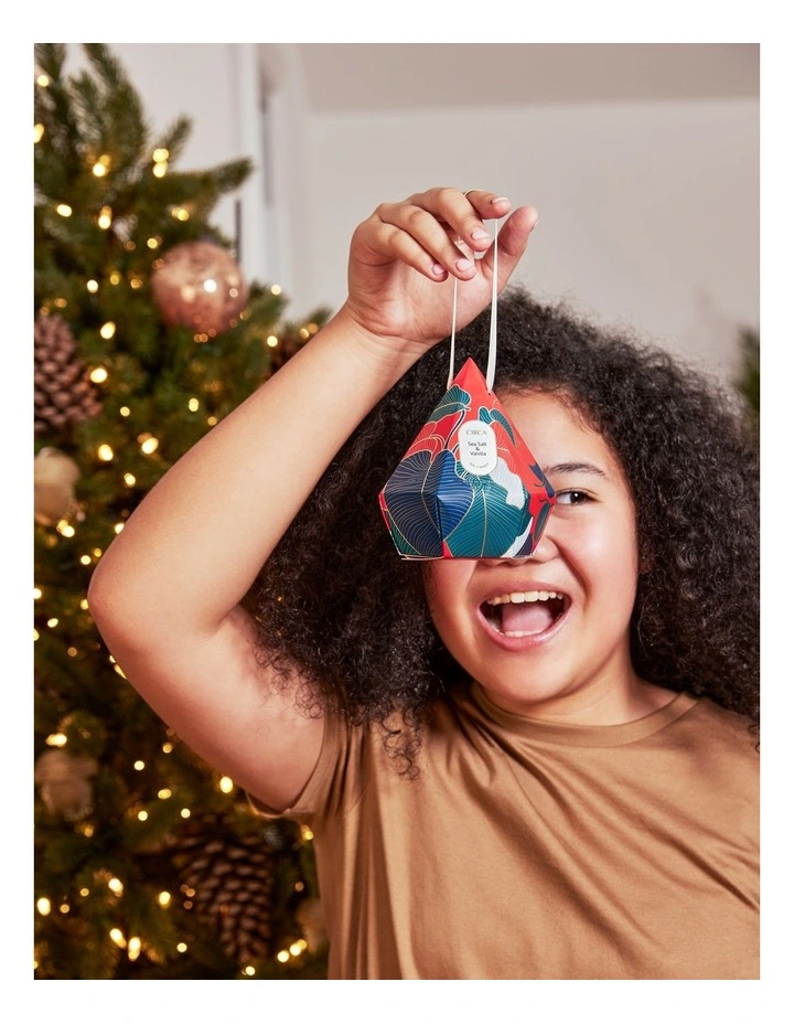 Buy π CIRCA Sea Salt & Vanilla Candle 60g Ornament π 5 Buy π CIRCA Sea Salt & Vanilla Candle 60g Ornament π - Image 3